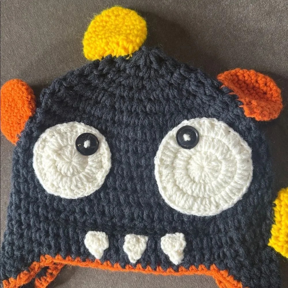 Daisy Baby Unisex Kids Beanie Hat Rowdy Monster in Blue 2-8 years NWT